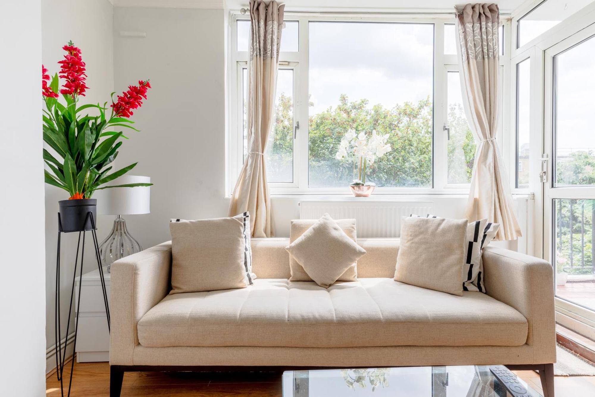 Cosy 3 Bed Flat Ideal For Trips To * London