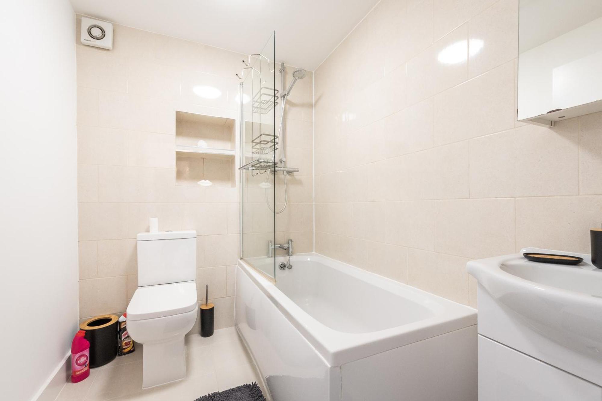 Hammersmith - 2 Bedroom Flat * London