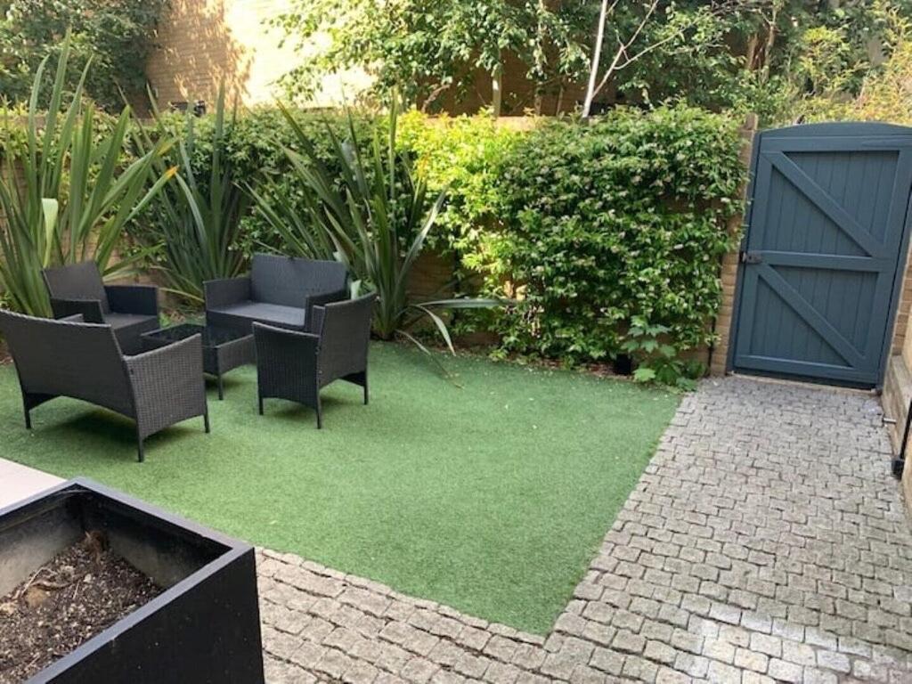 Luxury 4 Bed *