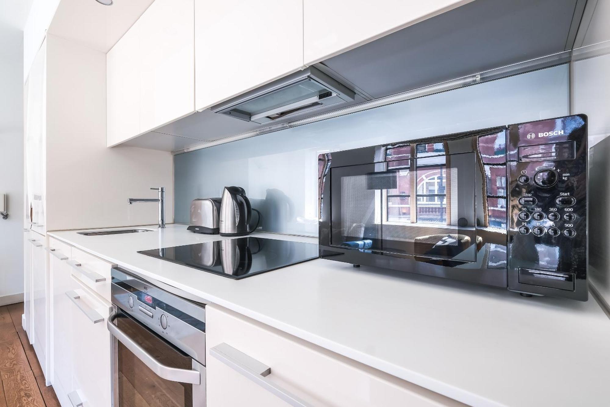 Servised On Artillery Lane 4* London