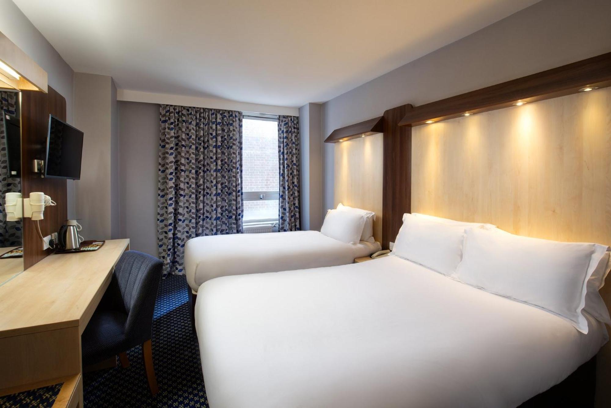 Royal National Hotel 3*