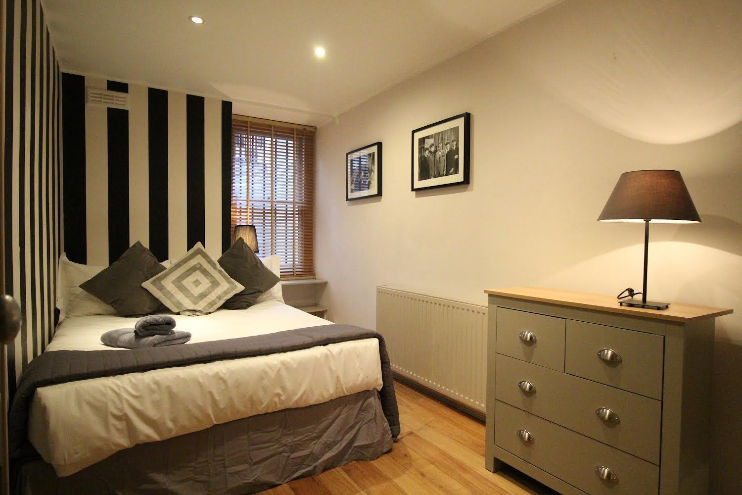 The Bromptons, Luxury South Kensington Apartment *