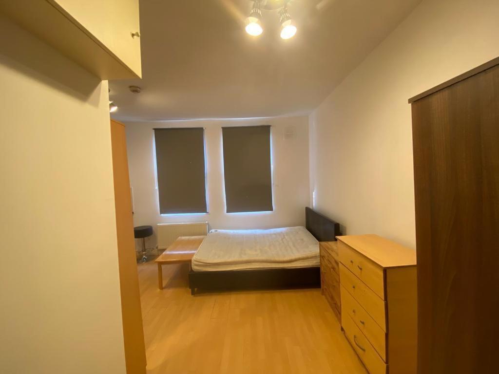 Hostel Golders Way