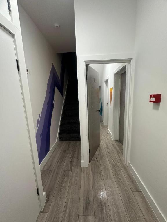 Serviced Ensuite Double - Near Greenwich Park - The O2 Arena - Nearby Transport Links To - New Cross Station - Lewisham Se14 Guest house London