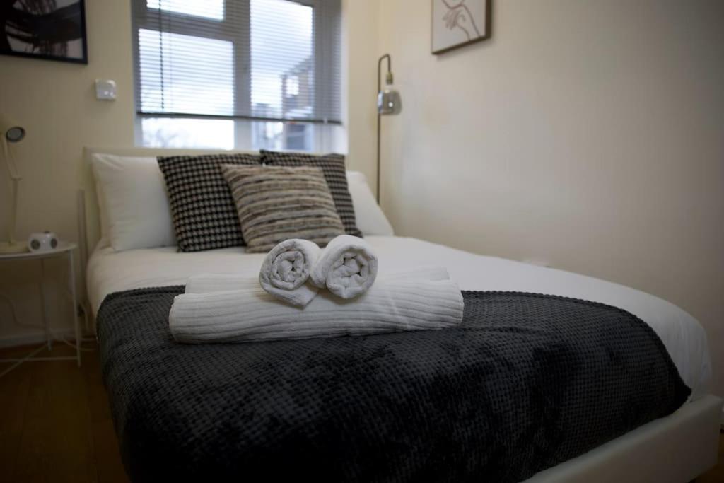 2 Bed Flat With Easy Access To Excel, Central London, City Airport, O2 Apartment London
