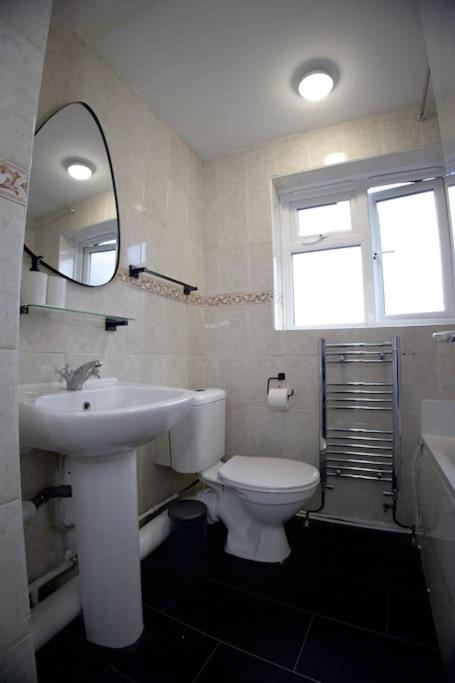 Apartment 2 Bed Flat With Easy Access To Excel, Central London, City Airport, O2 London