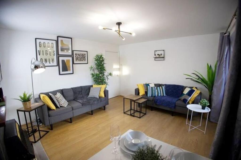 Apartment 2 Bed Flat With Easy Access To Excel, Central London, City Airport, O2 London