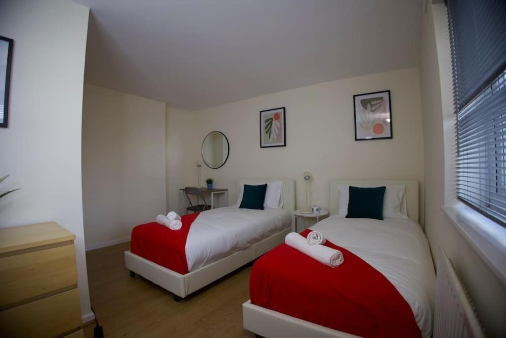 2 Bed Flat With Easy Access To Excel, Central London, City Airport, O2 Apartment London