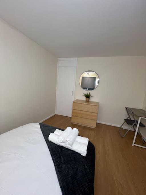 2 Bed Flat With Easy Access To Excel, Central London, City Airport, O2 Apartment