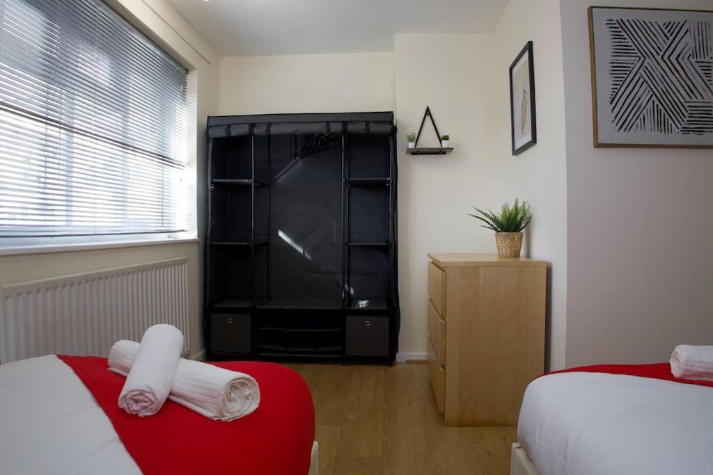 2 Bed Flat With Easy Access To Excel, Central London, City Airport, O2 London