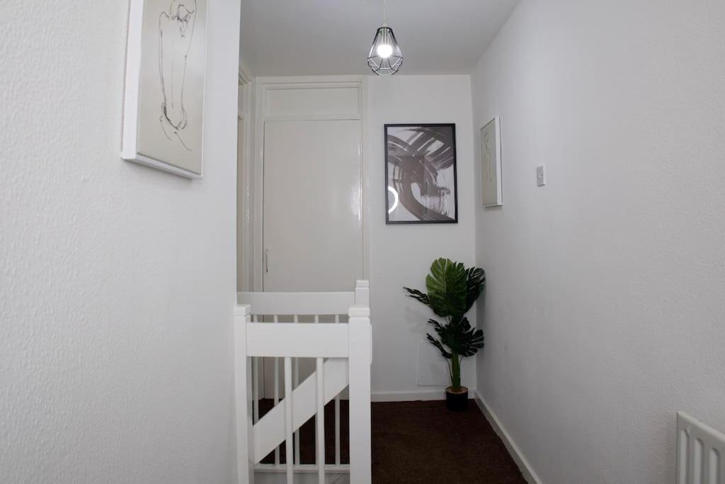 2 Bed Flat With Easy Access To Excel, Central London, City Airport, O2 Apartment London