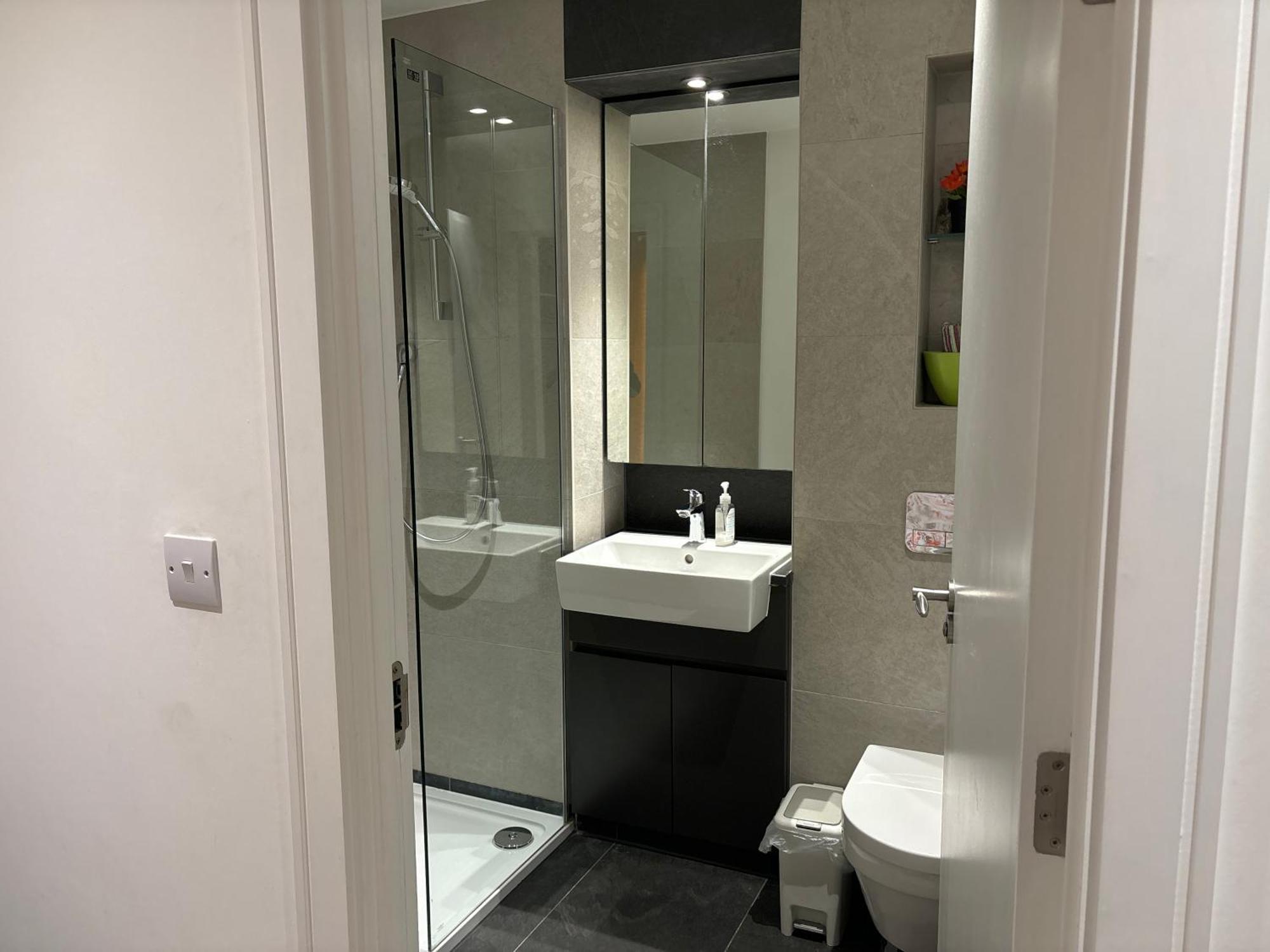 Modern En-suite Room&self Catering In Habitación en casa particular