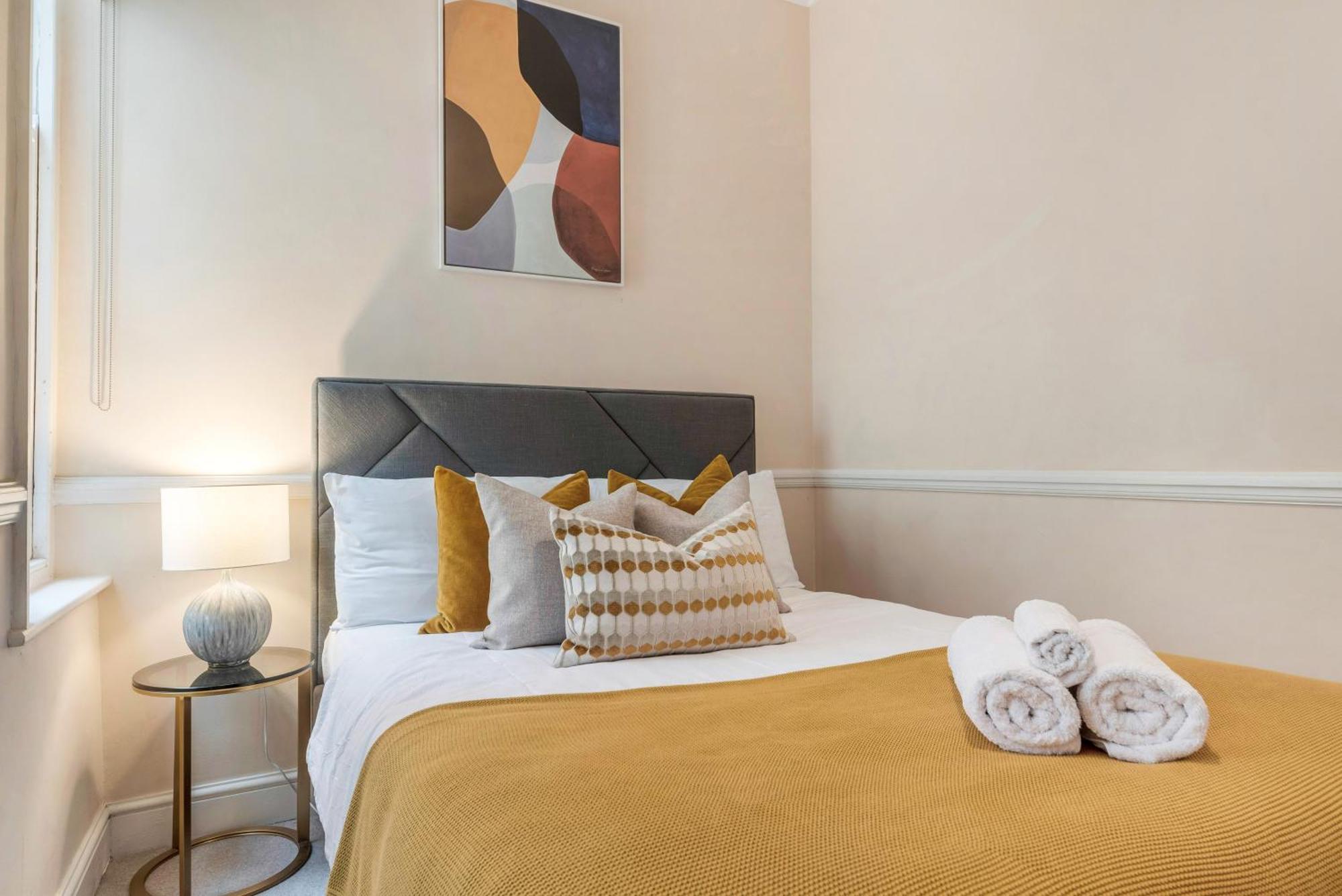 Spectacular 3 Bed In Berkeley Sq Mayfair Apartment London
