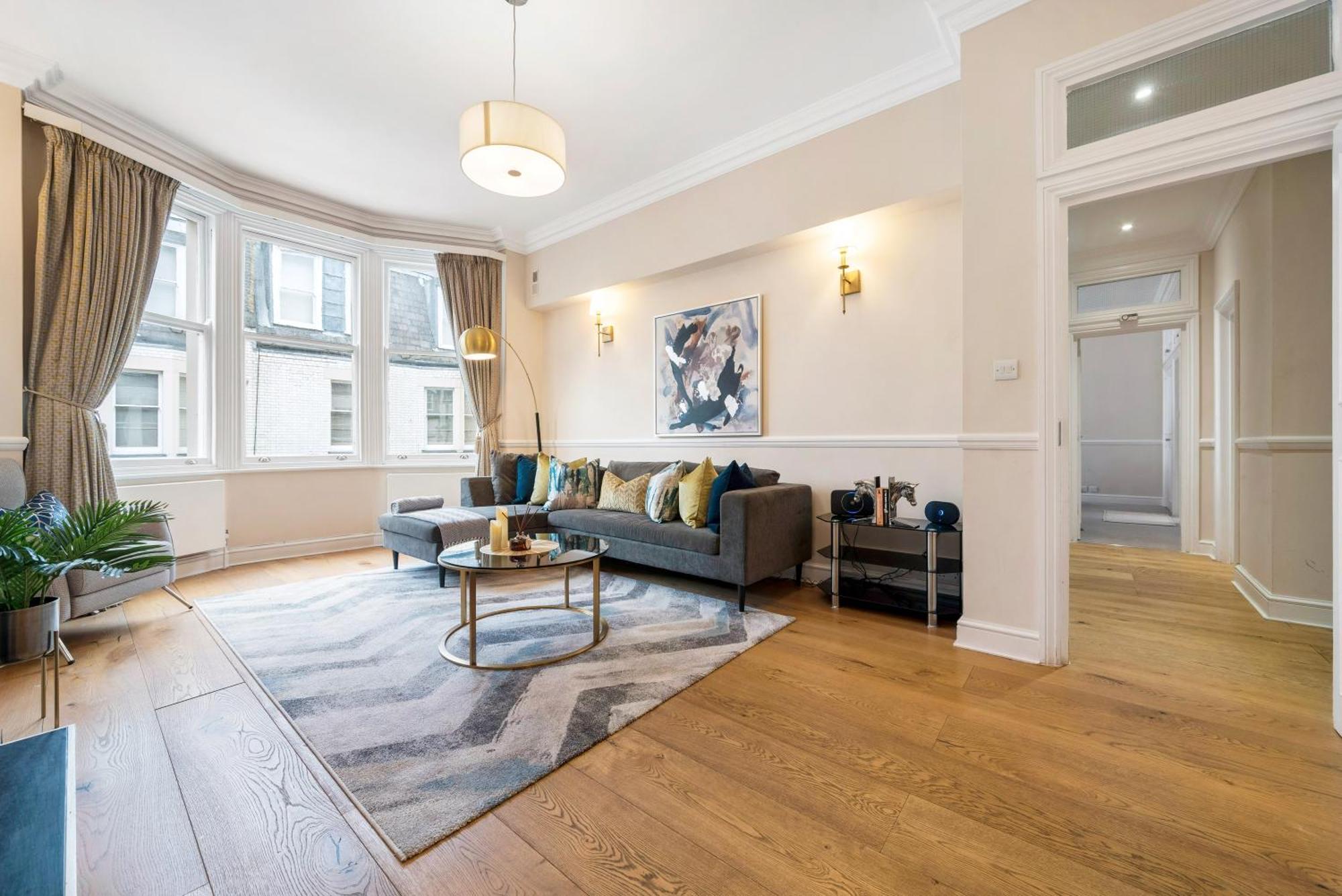 Apartment Spectacular 3 Bed In Berkeley Sq Mayfair *