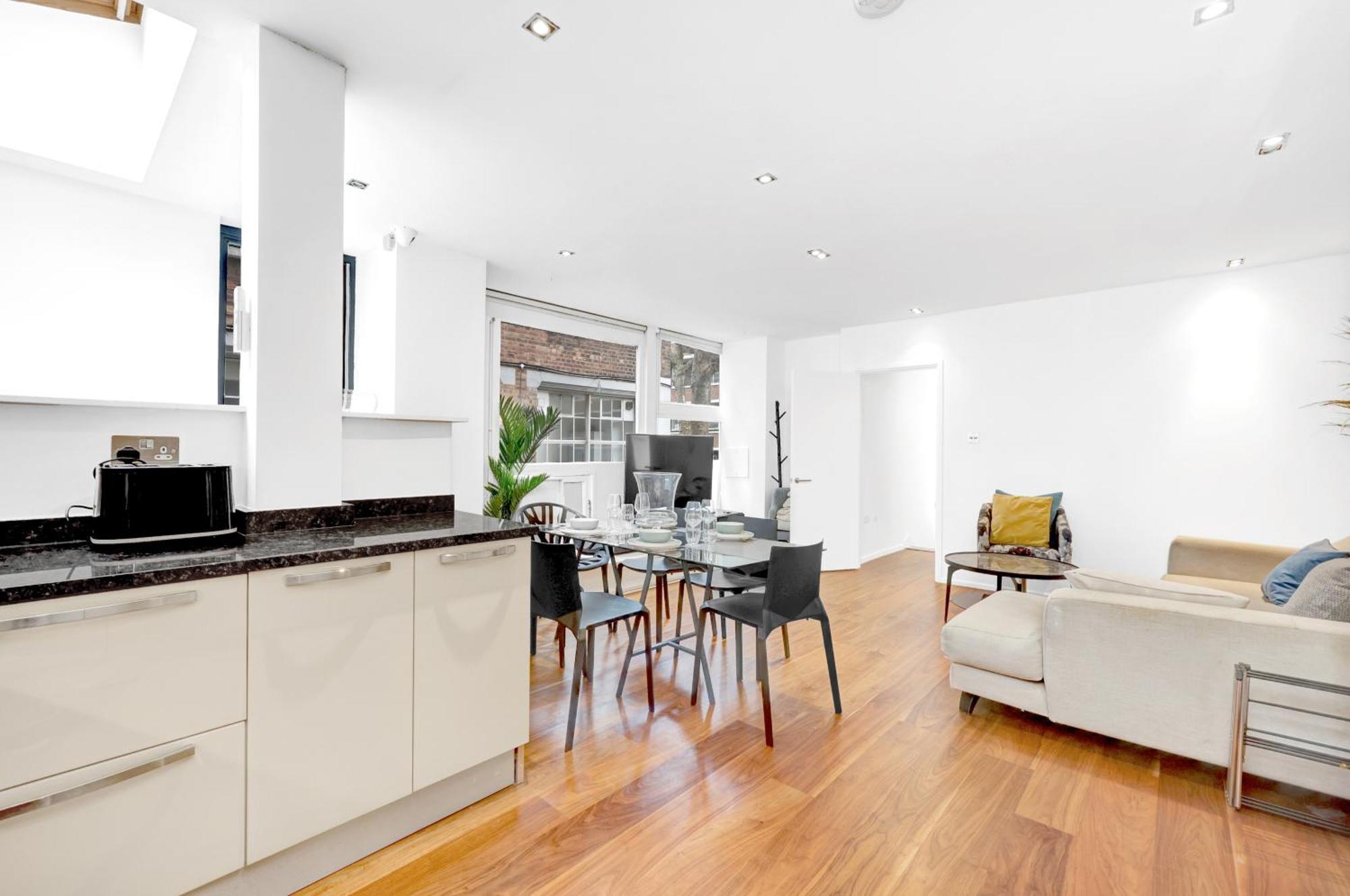 Loft-style 3 Bed Short Term & Flexible Renting Hoxton With Free Wifi & Terrace ! Holiday home *