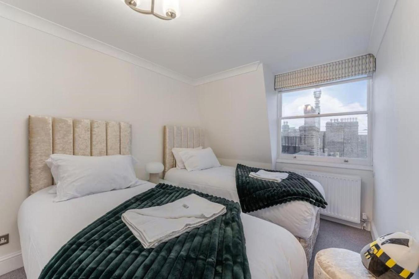 Harley Street Spectacular With High Ceilings, High Luxury Apartment