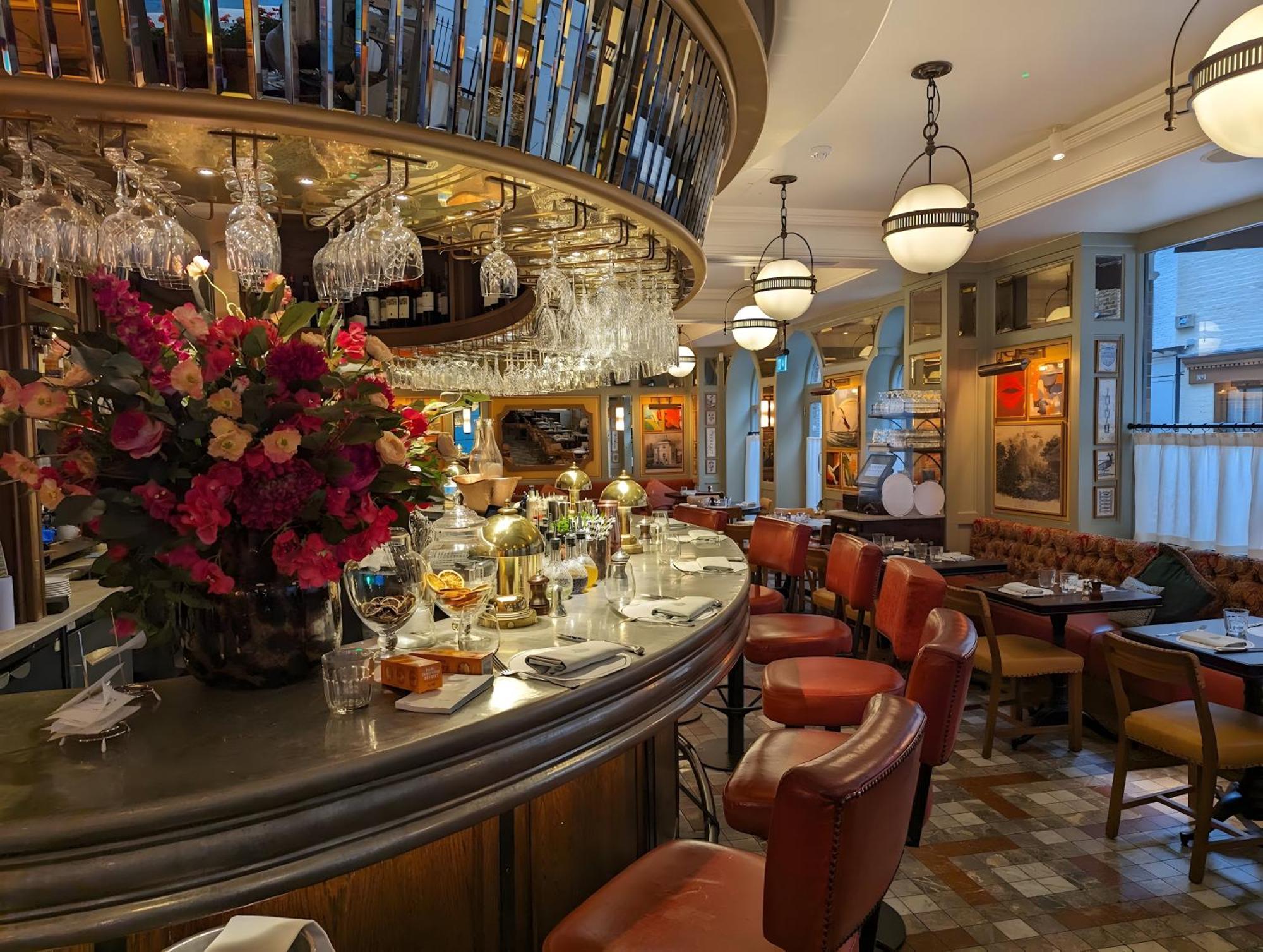 Harley Street Spectacular With High Ceilings, High Luxury London
