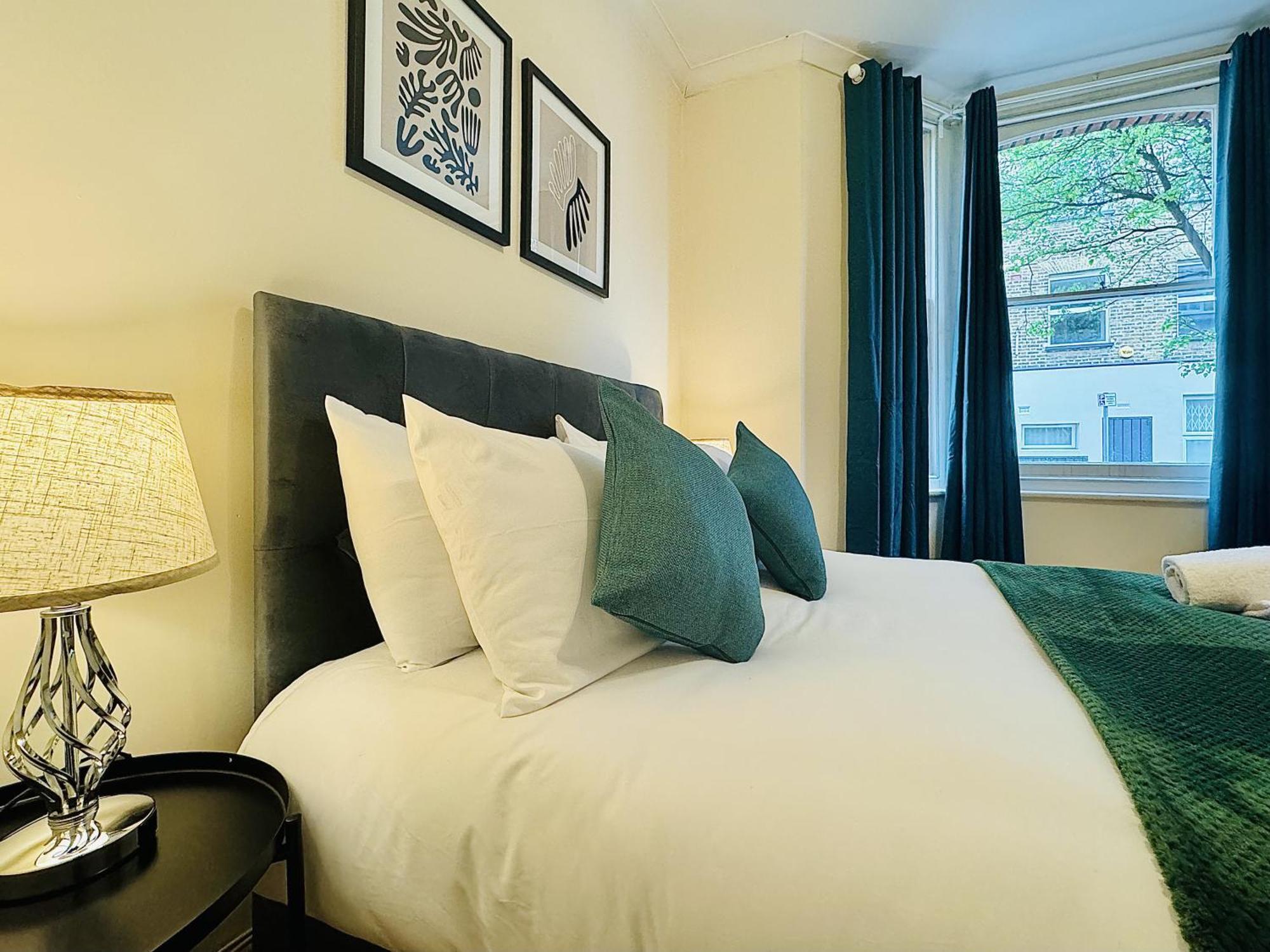 Apartment Falcon - 2 Bedroom Ground Floor Flat In London
