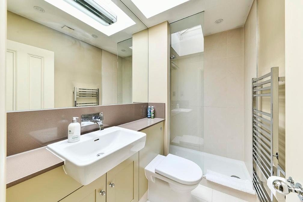 Fairway Hosting - No 7 * London