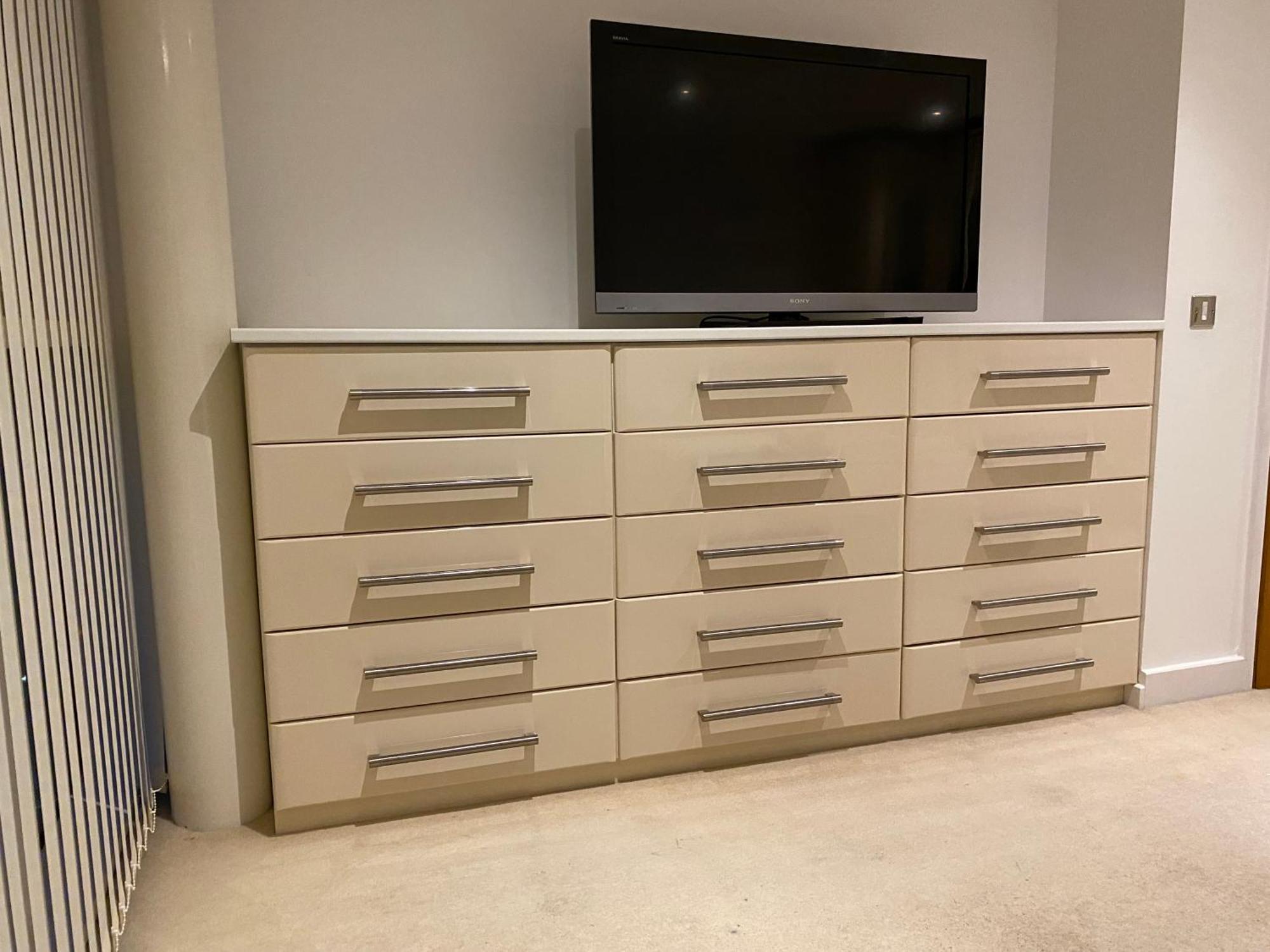 Royal Docks Penthouse Apartment *