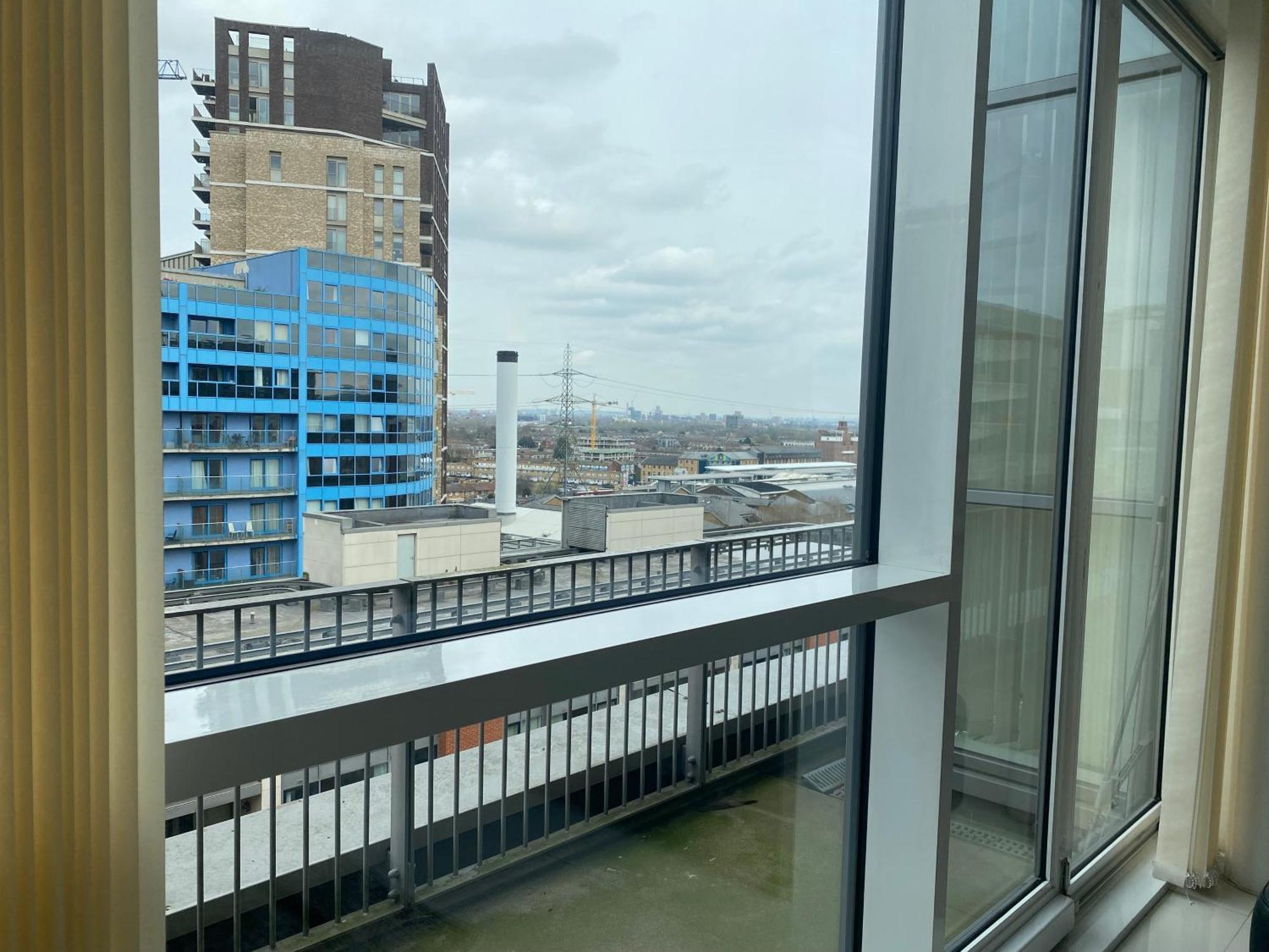 Apartment Royal Docks Penthouse London