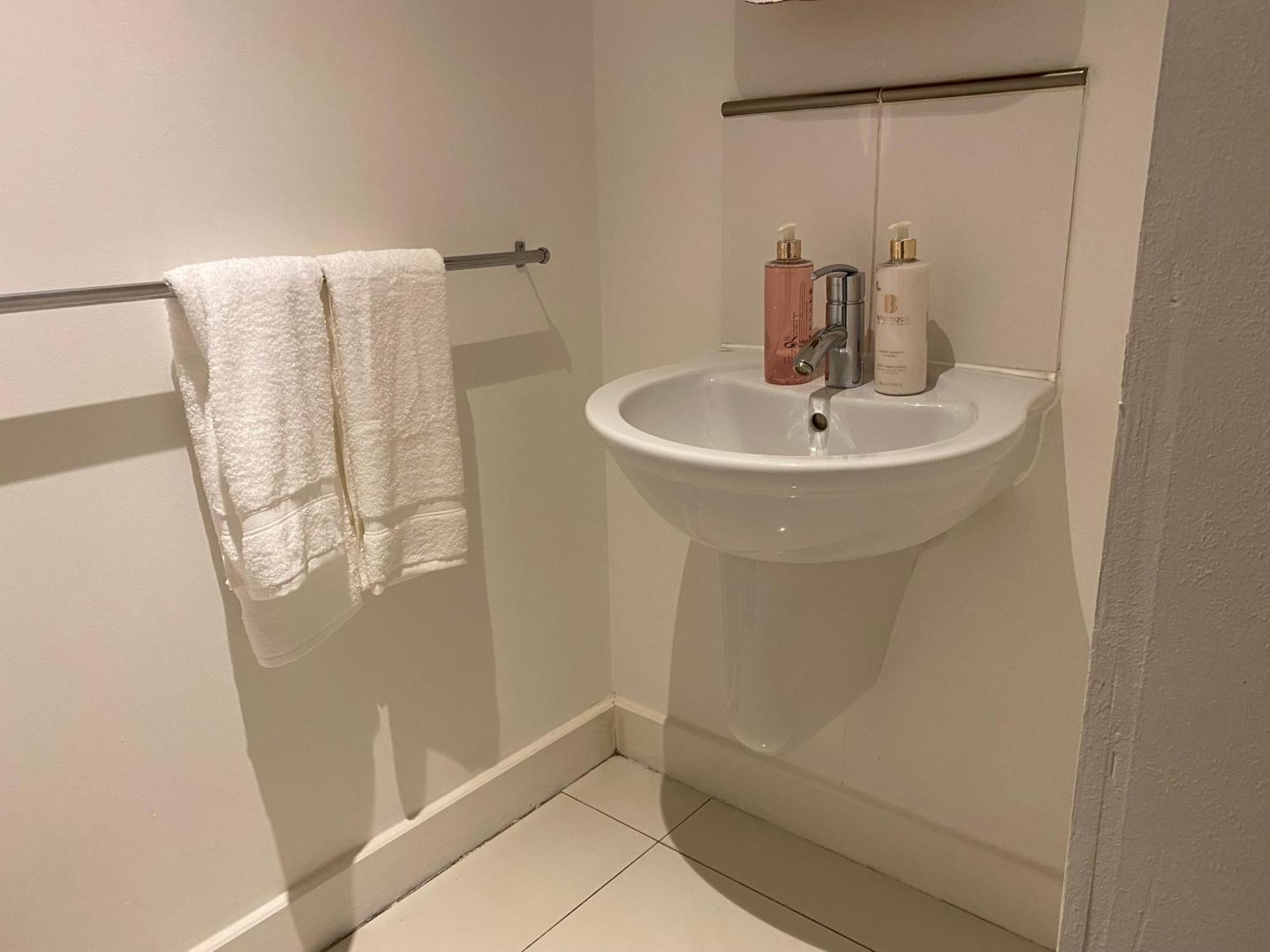 Apartment Royal Docks Penthouse *