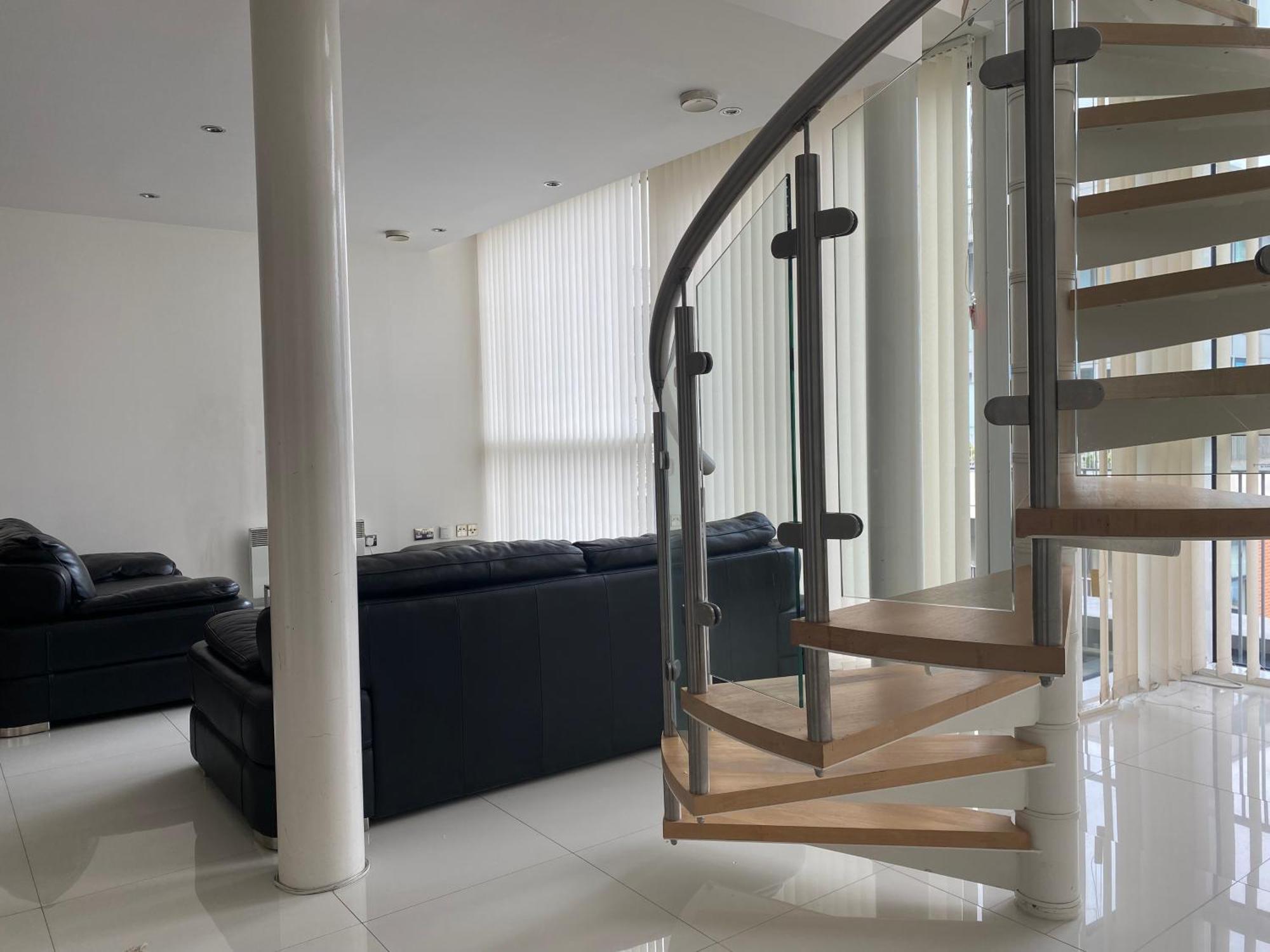 Royal Docks Penthouse Apartment *