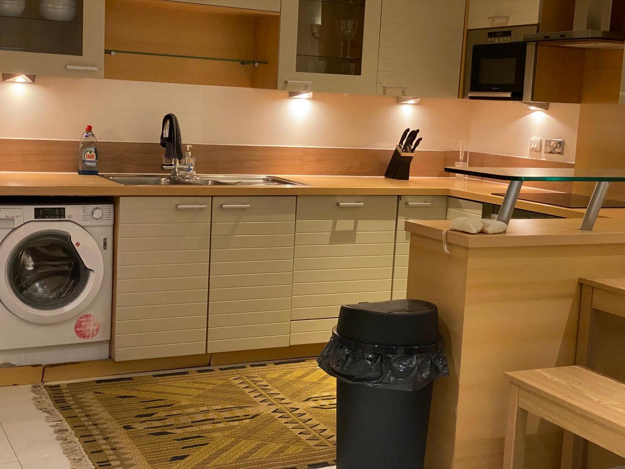 Royal Docks Penthouse Apartment London