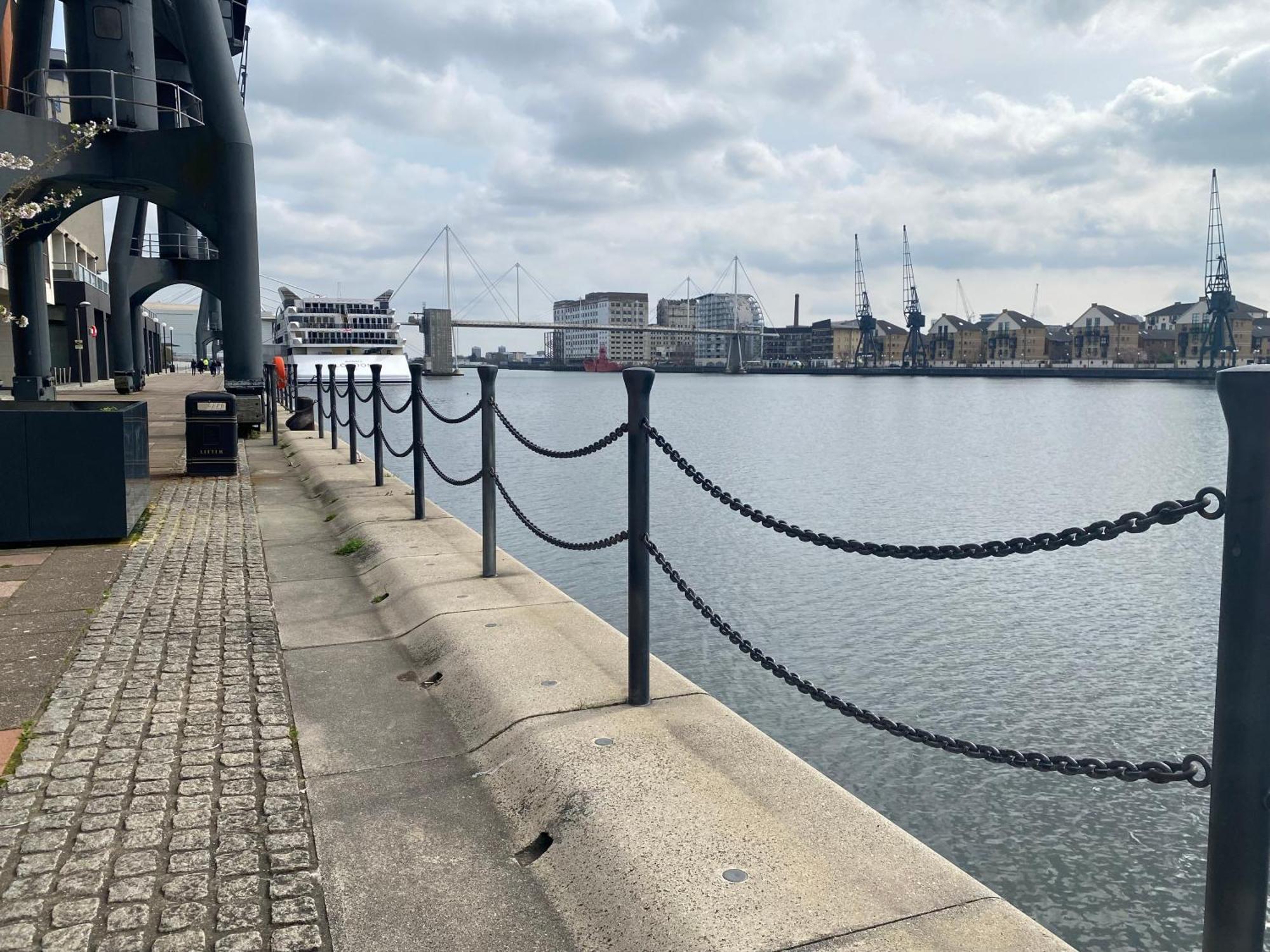 Apartment Royal Docks Penthouse London