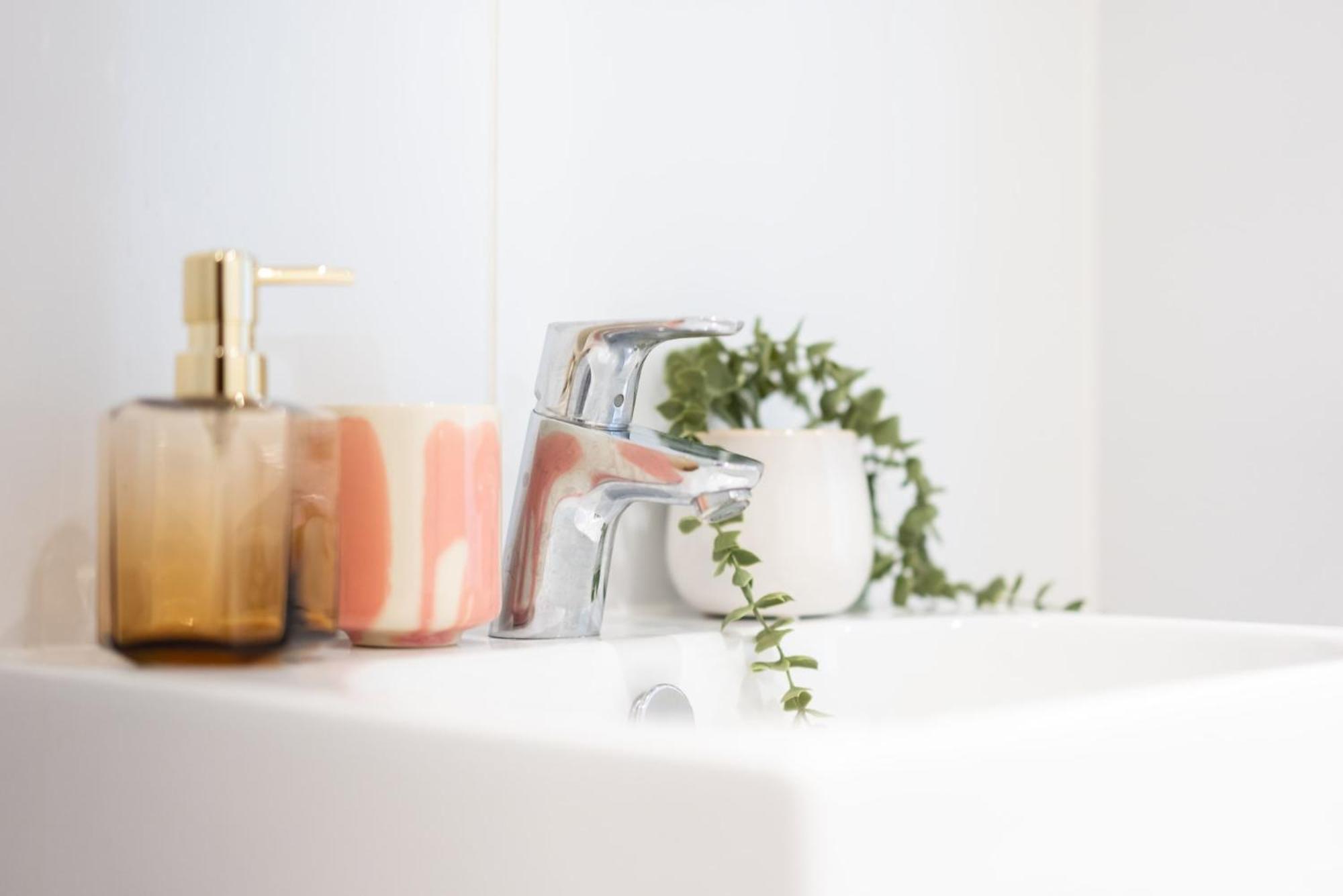 Cosy And At Chapter Aldgate In Appartement Londen