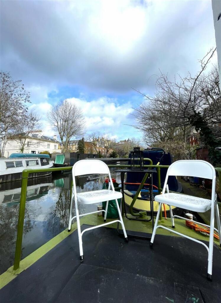 Executive Houseboat In Little Venice *