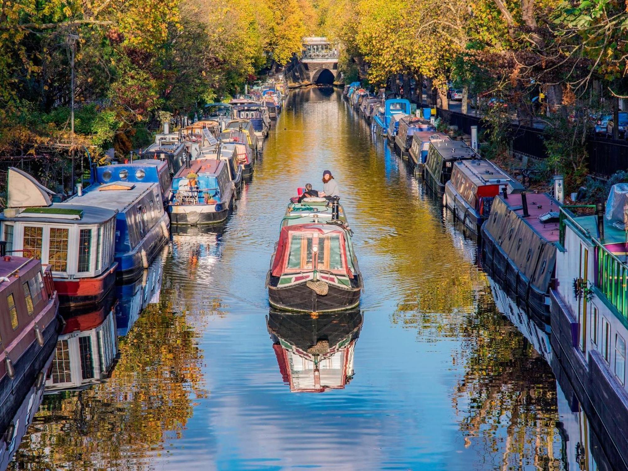 Executive Houseboat In Little Venice *