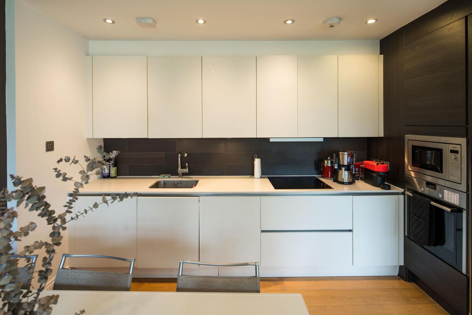 Stunning 2 Bed In Nothing Hill Apartment