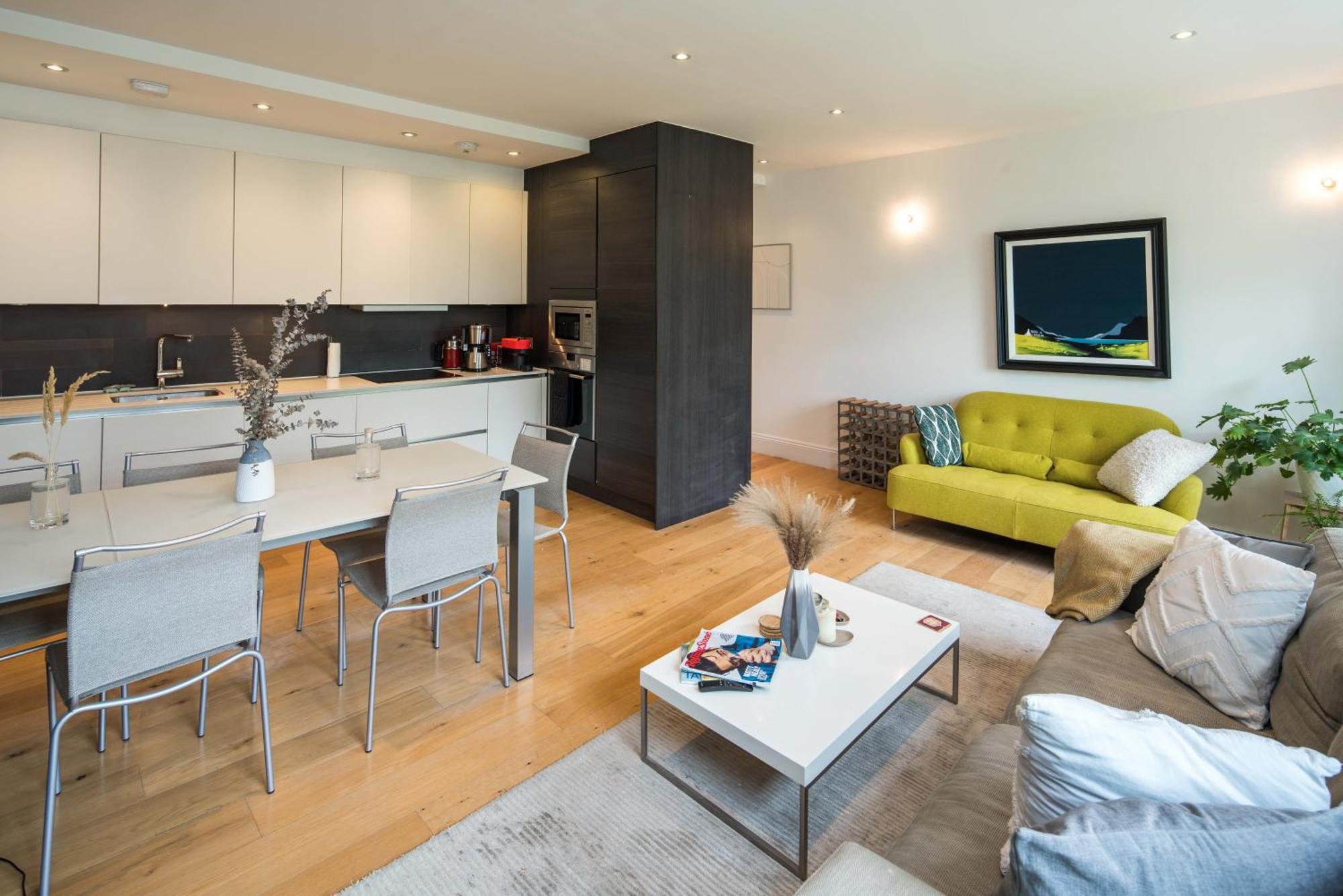 Stunning 2 Bed In Nothing Hill Apartment *