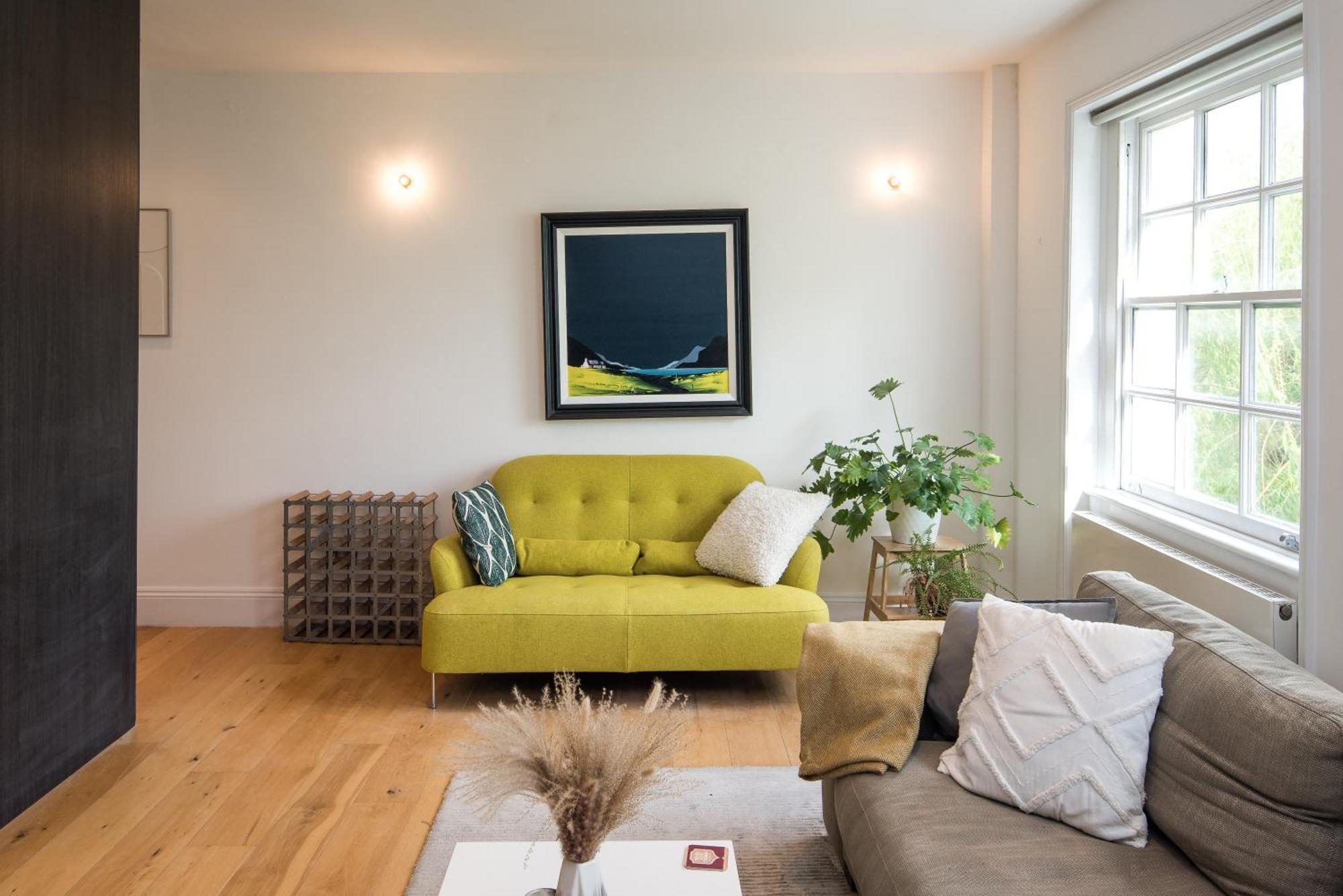Stunning 2 Bed In Nothing Hill Apartment London
