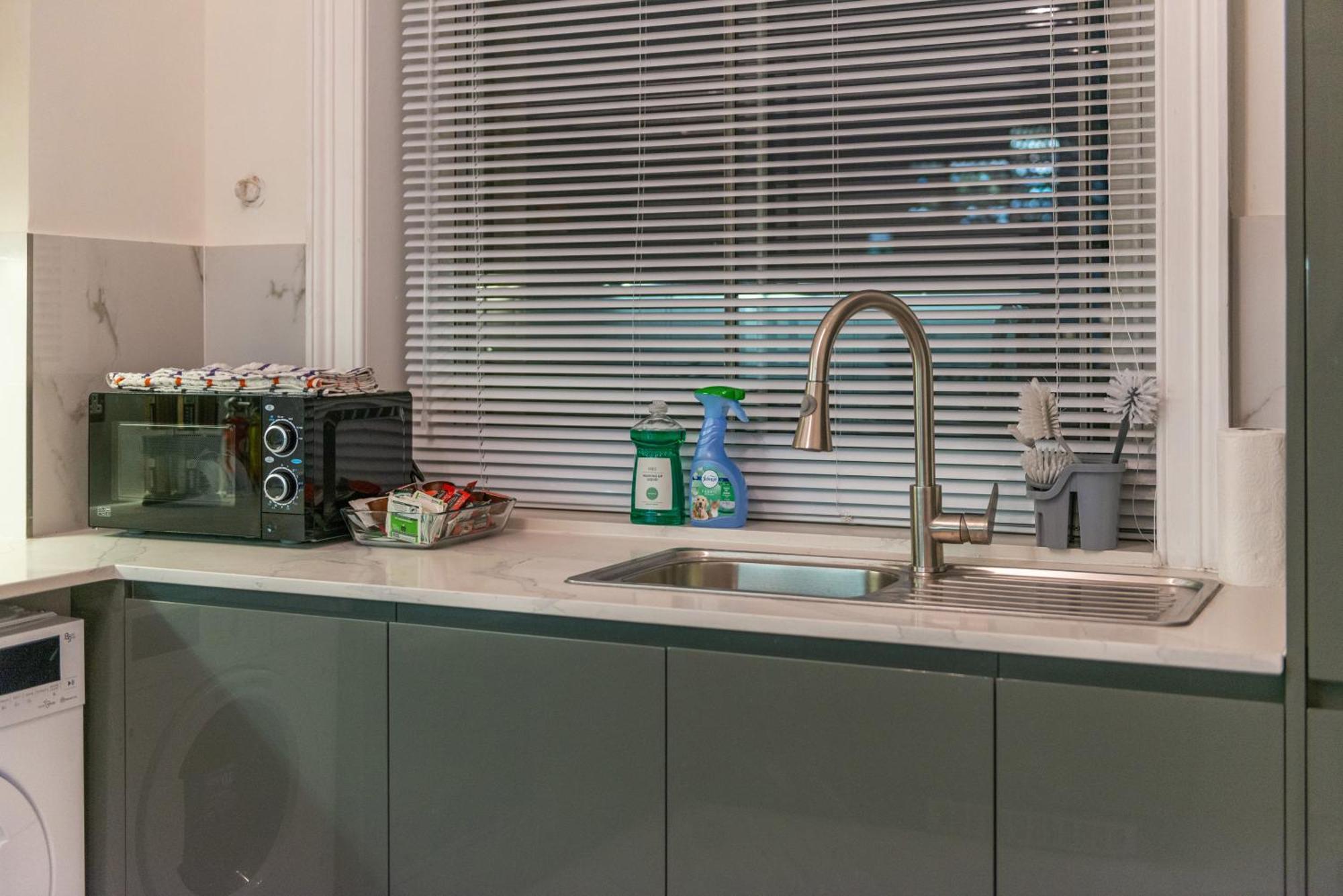 5h Modern Elegance 1-bedroom Living In Londen