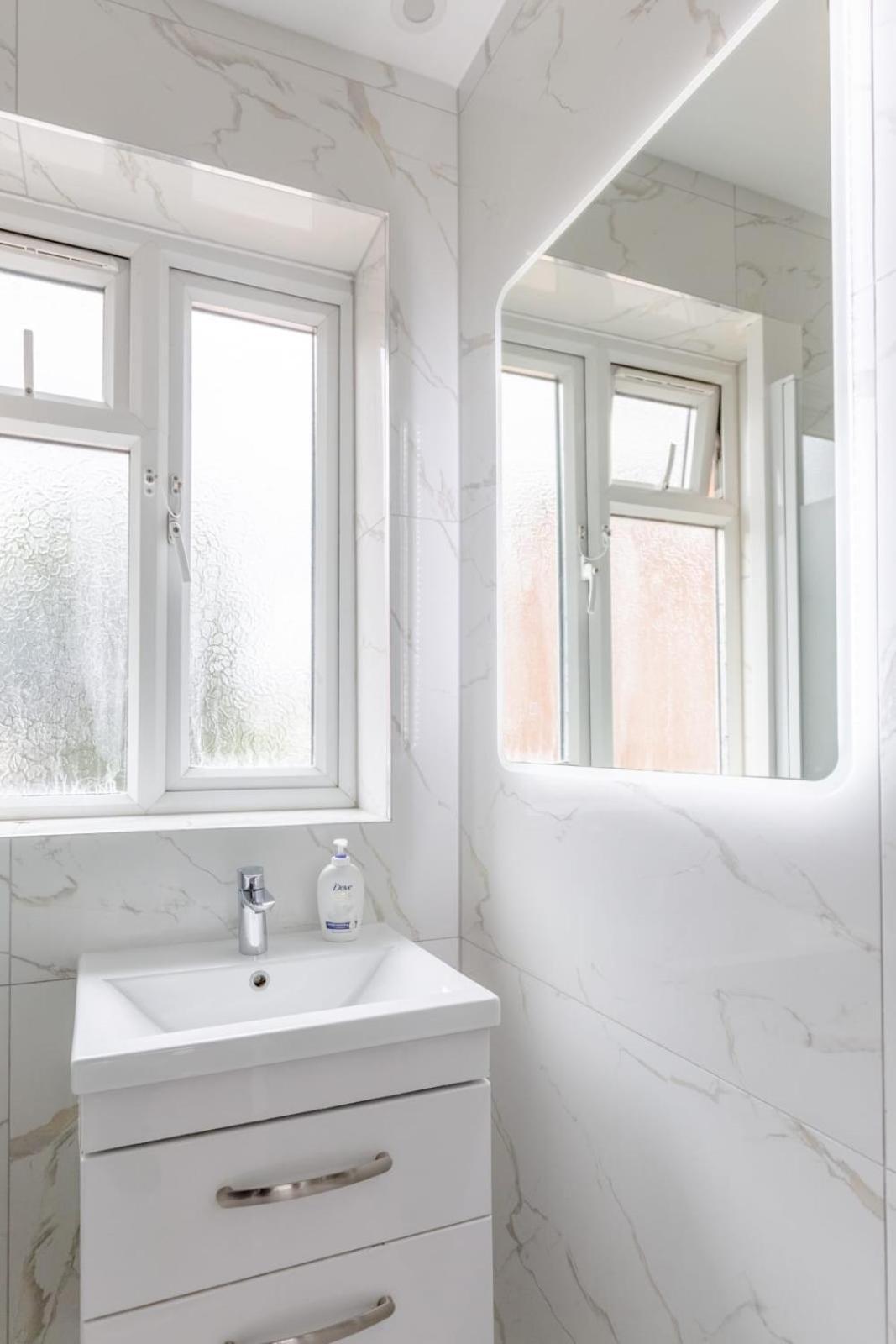 Holiday home Spacious 4bd Near Excel London!