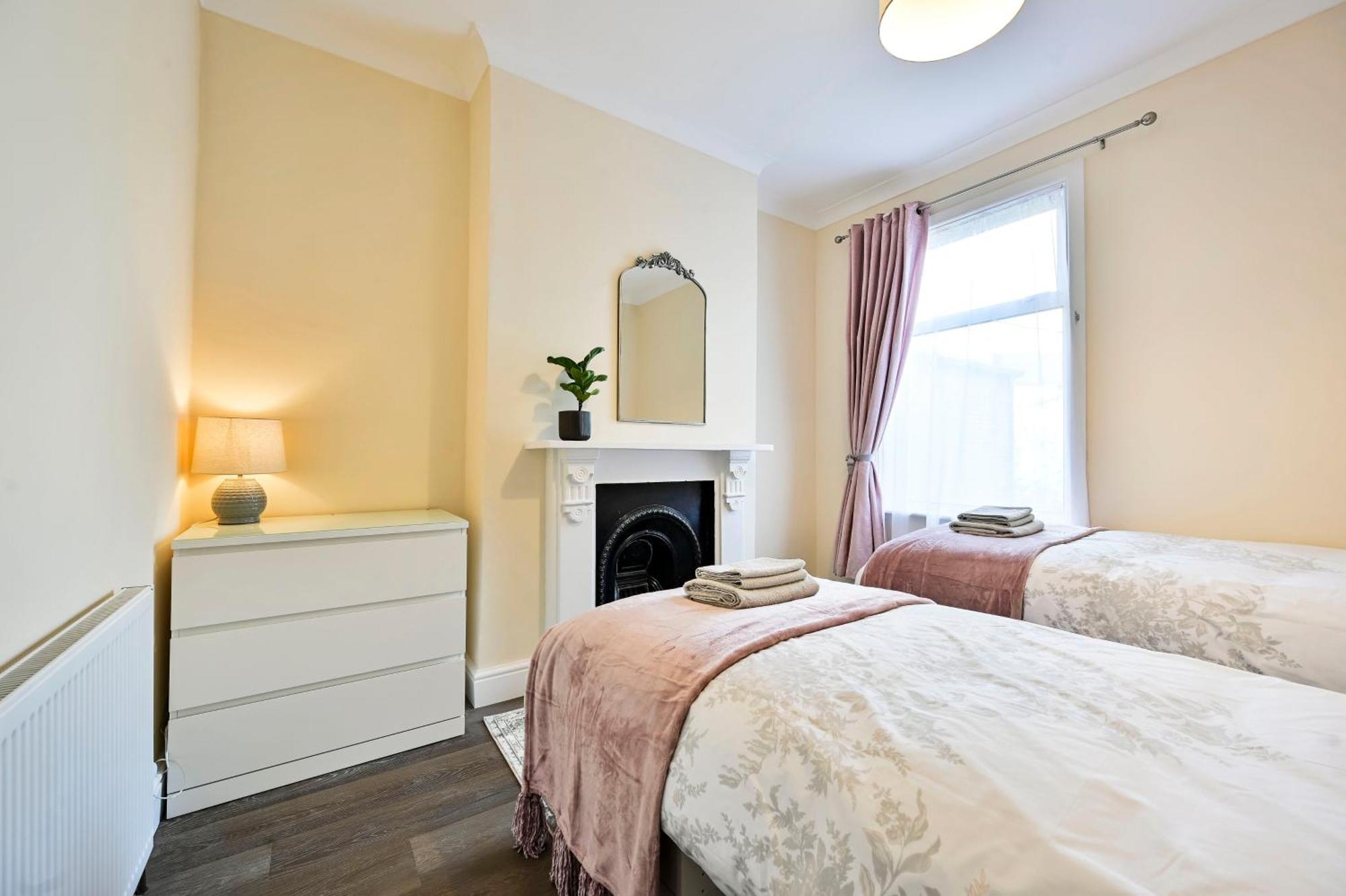 Greenwich Apartment