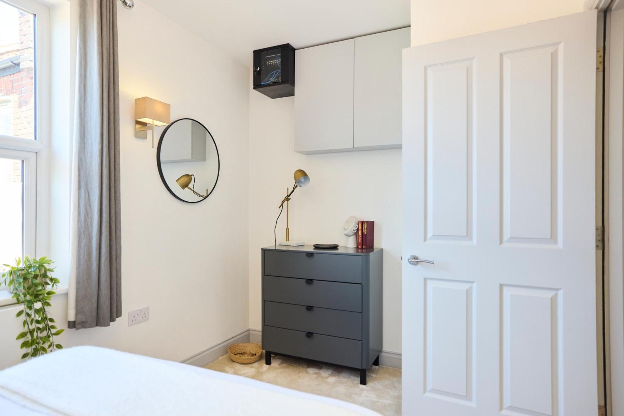 The Leghorn Quarters - Modern 3bdr With Balcony * Londen