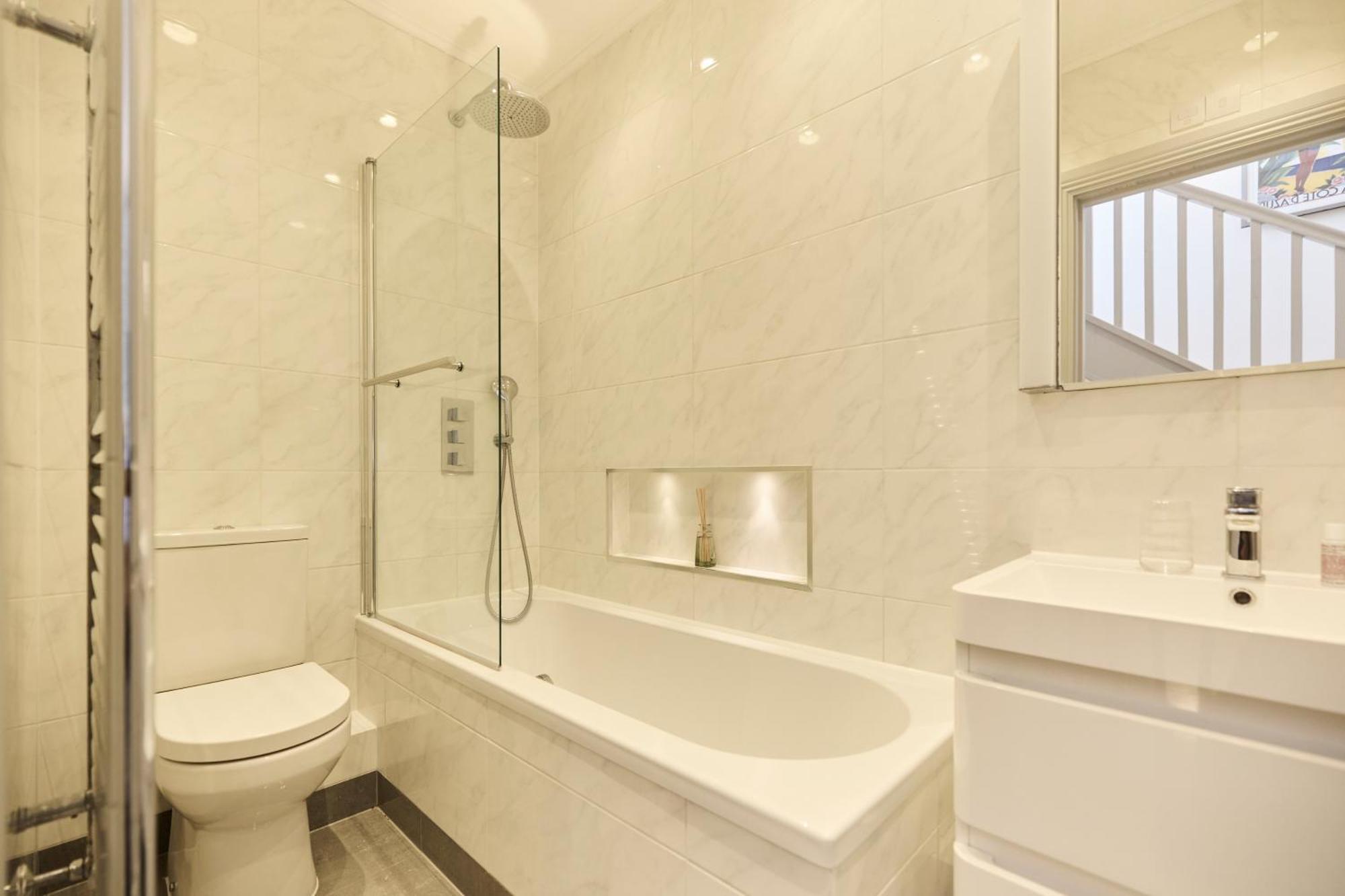Appartement The Leghorn Quarters - Modern 3bdr With Balcony Londen