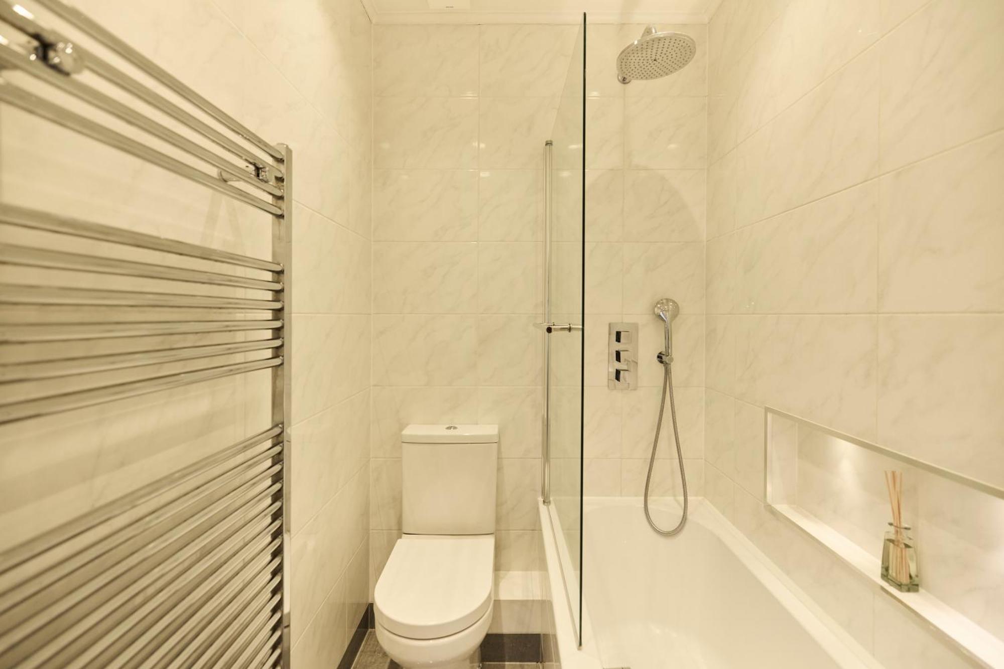 The Leghorn Quarters - Modern 3bdr With Balcony Appartement