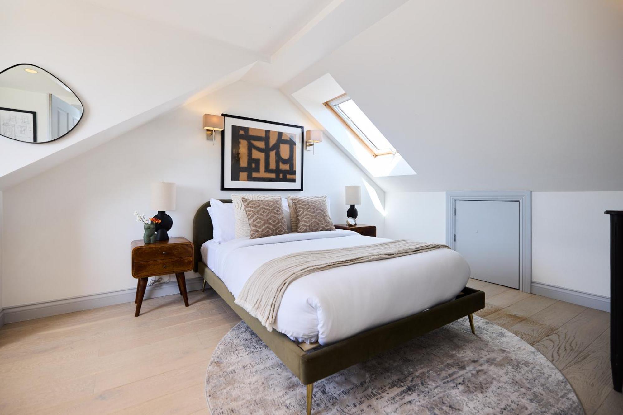 The Leghorn Quarters - Modern 3bdr With Balcony Londen