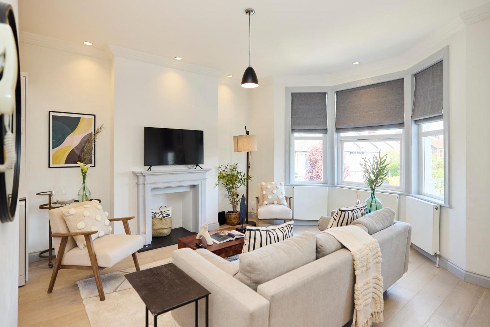 The Leghorn Quarters - Modern 3bdr With Balcony * Londen