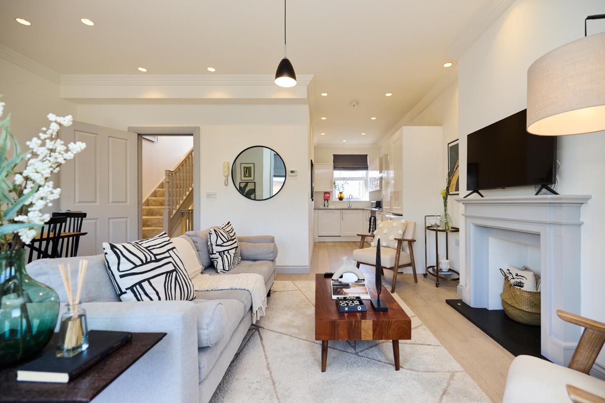 The Leghorn Quarters - Modern 3bdr With Balcony Appartement