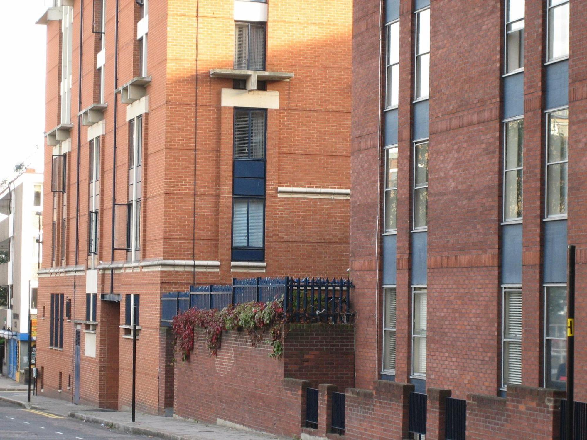Apartment Lse Rosebery Hall