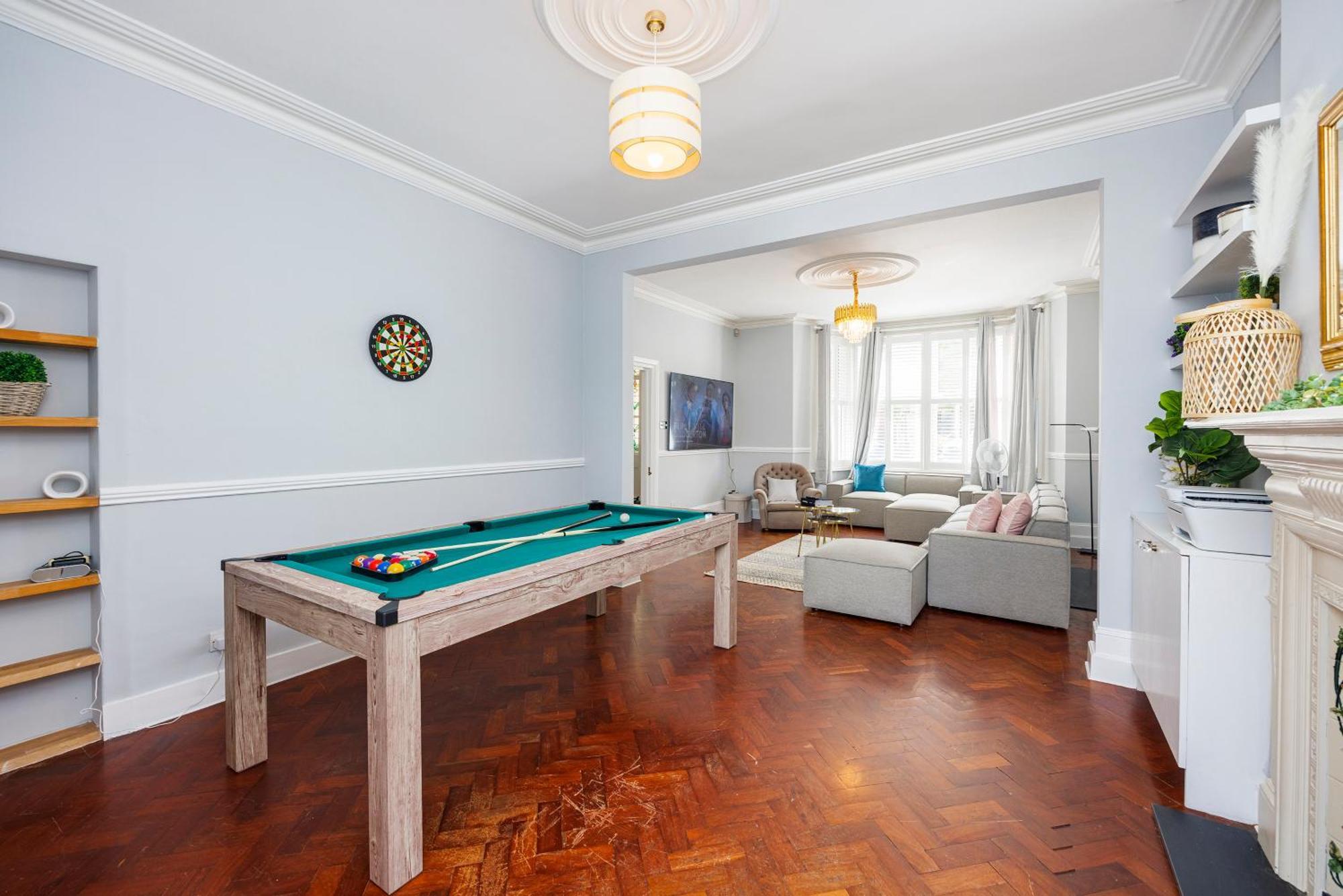 Сasa de vacaciones 6 Bedroom House By Av Acton Sleeps 11 Free Parking Londres