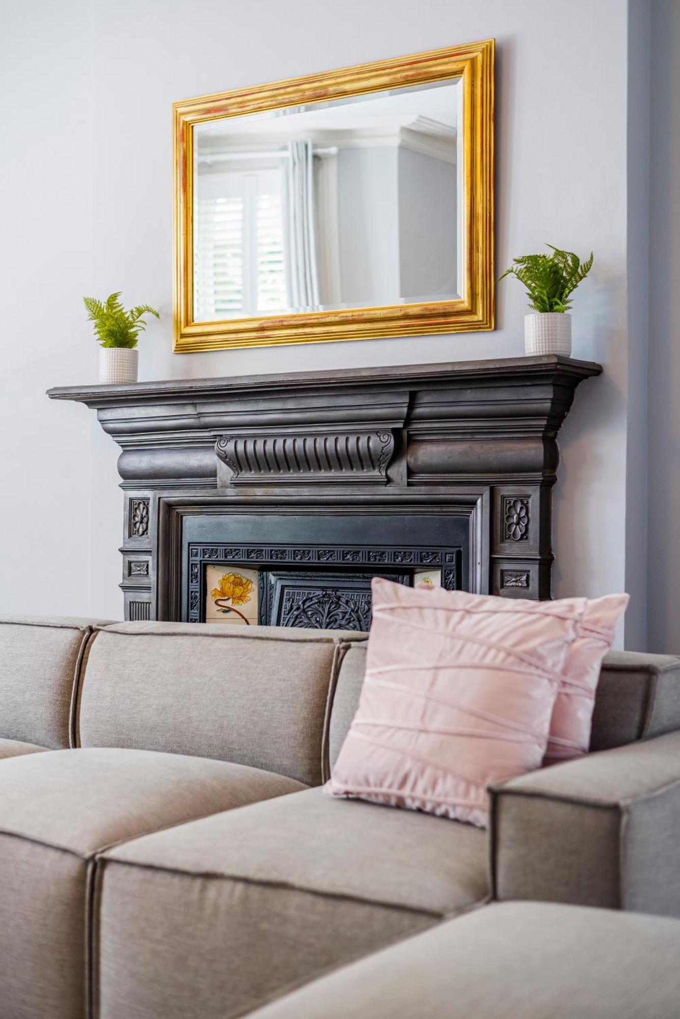Сasa de vacaciones 6 Bedroom House By Av Acton Sleeps 11 Free Parking Londres