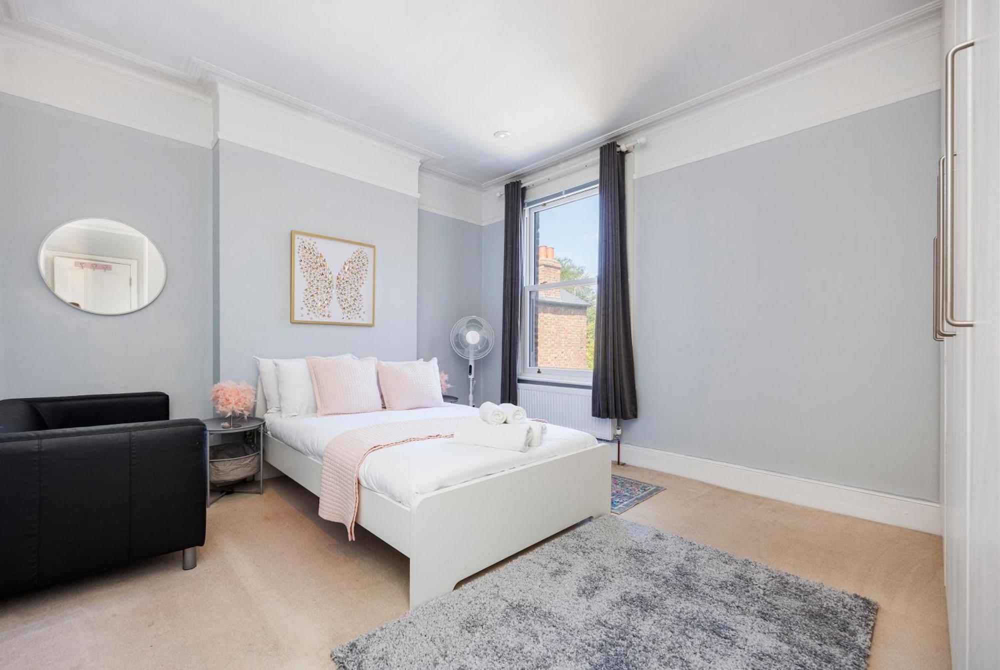 Сasa de vacaciones 6 Bedroom House By Av Acton Sleeps 11 Free Parking Londres