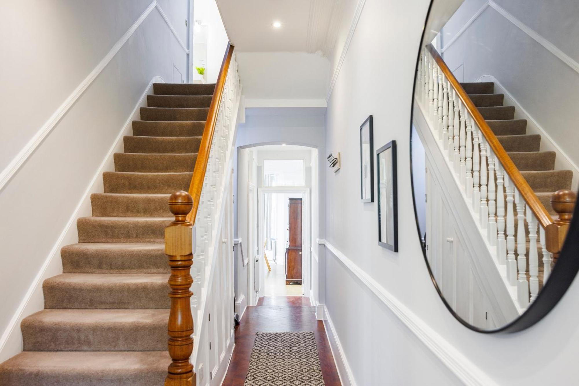 Сasa de vacaciones 6 Bedroom House By Av Acton Sleeps 11 Free Parking
