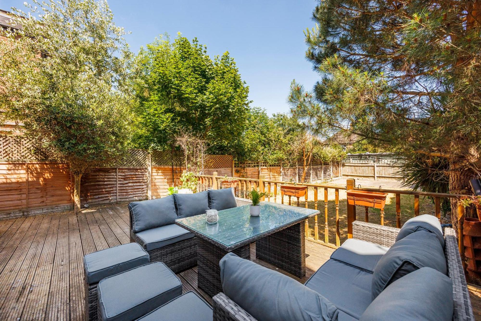 Сasa de vacaciones 6 Bedroom House By Av Acton Sleeps 11 Free Parking *